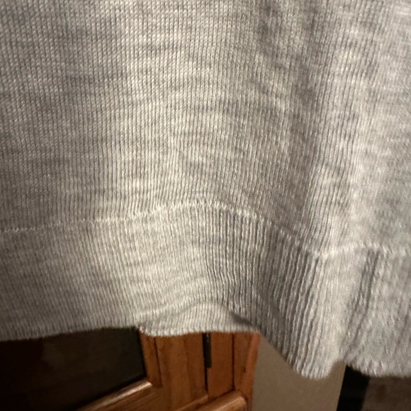 Oversized Light Weight Gray Knit Top. MUST BE BUNDLED (T) - Picture 3 of 4